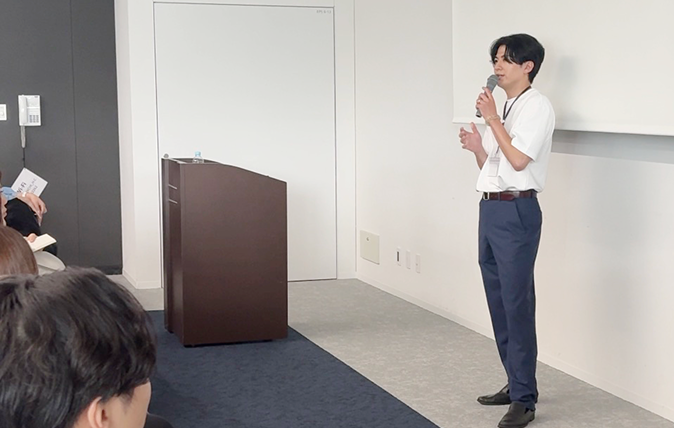 登壇するかかし